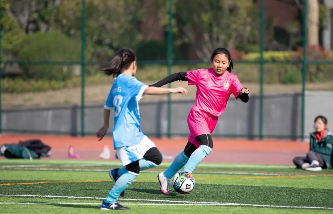 小小女人完整版歌曲,小小女兵视频获奖