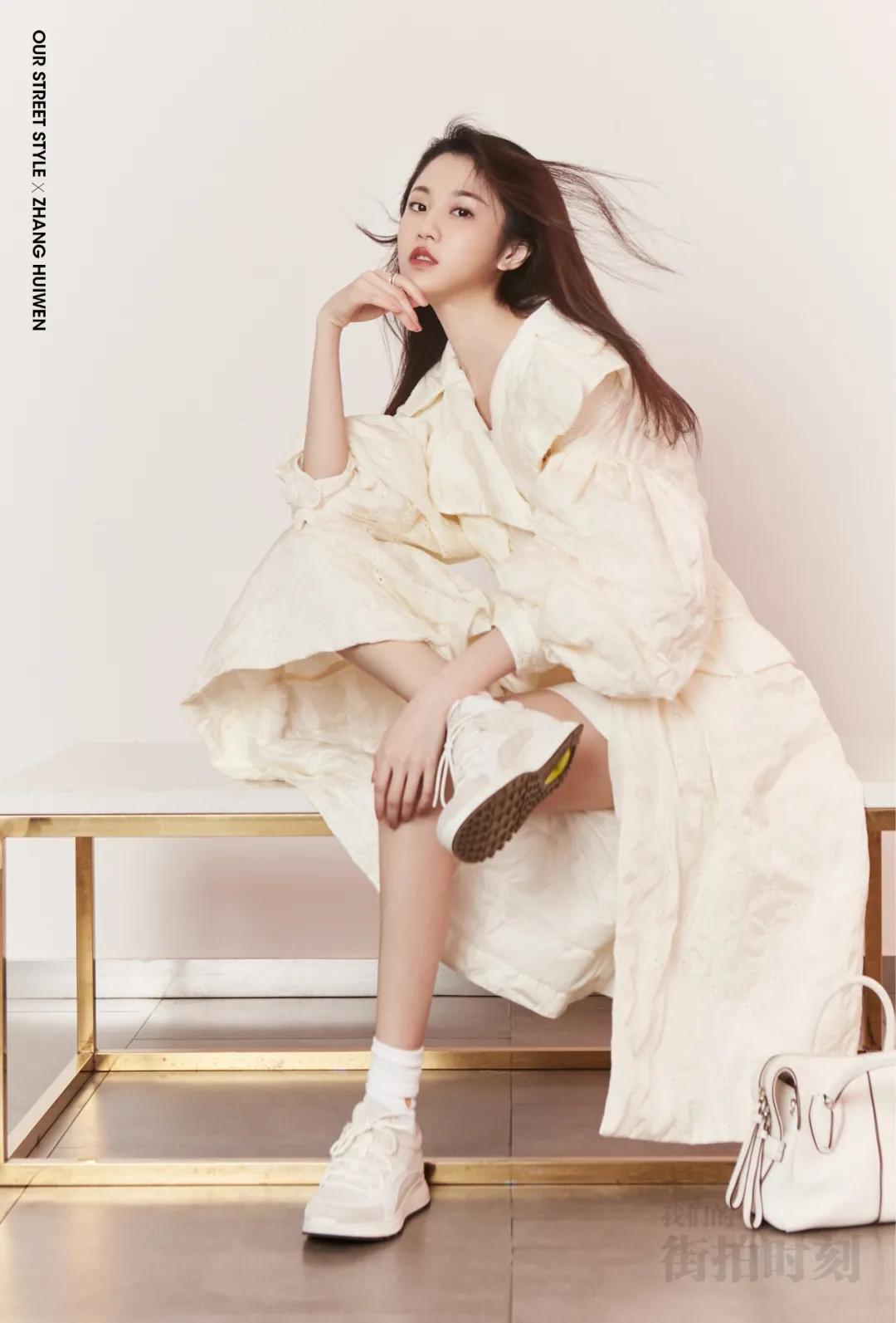 moncler羽绒服国外代言明星,moncler一件羽绒服可以穿几年