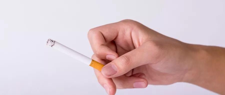 怎么判断宝宝中耳炎还是耳道湿疹,耳道湿疹和中耳炎症状的区别