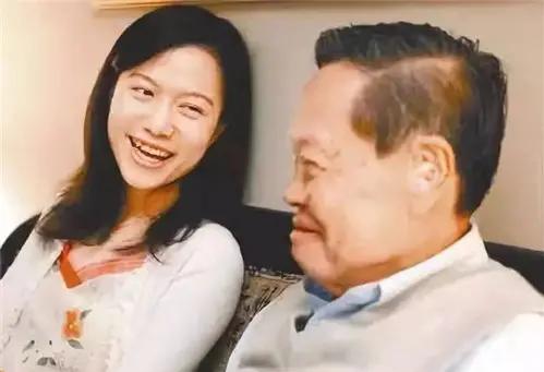 杨振宁与妻子翁帆育有子女吗,杨振宁女儿是否嫁给翁帆