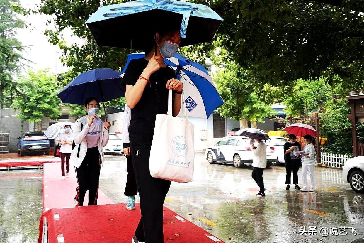未雨绸缪，武汉江汉区先锋中学，为500考生架起爱心栈桥