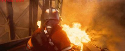 他一出手，我就知道要刷新国产大片标准