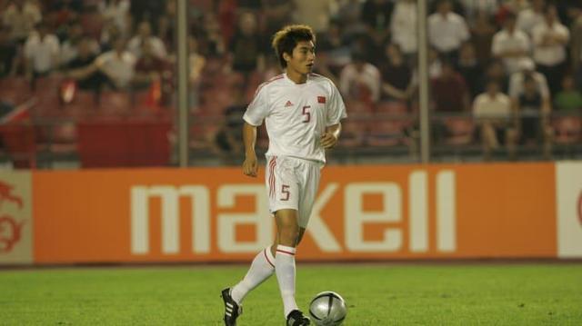 这位39岁国足老将哭的那一瞬间,多少球迷为之流泪,他真的尽力了