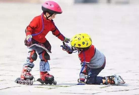 潍坊哪有轮滑场,炫酷轮滑场