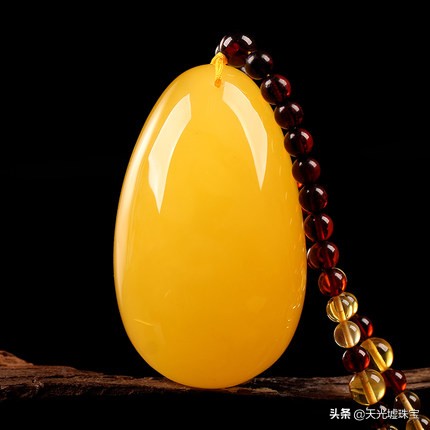 新老蜜蜡,蜜蜡鉴别用灯光照真假对比