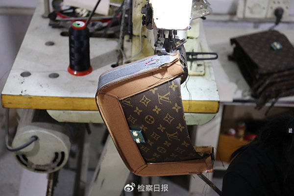 中国迪拜破获特大箱包售假案,跨国假lv案告破