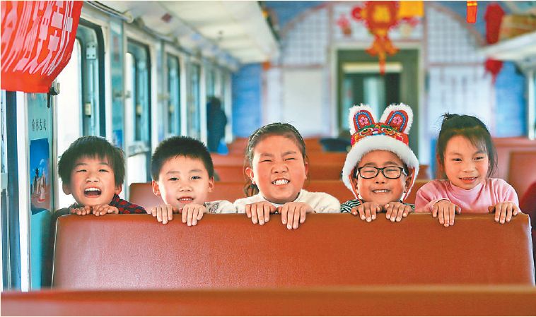 人民日报40年老照片全部,人民日报高质量短片