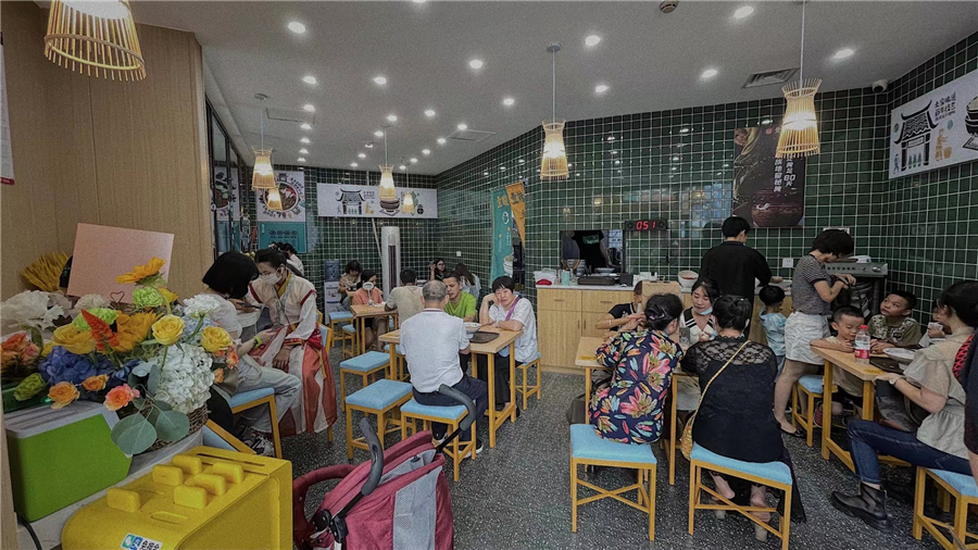 壹酸壹辣牛肉粉五象新区,到南宁吃一碗螺蛳粉