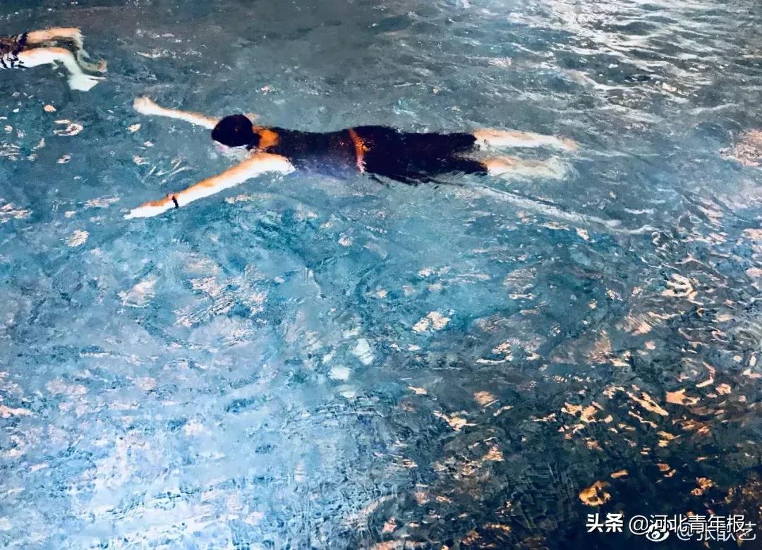 强！40岁美女准妈妈挺7个多月孕肚，在石家庄跑了个马拉松！这届准妈妈太猛了