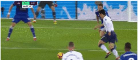 亚洲球王恶意蹬踏染红，除禁赛难逃父亲责罚，因为人性比足球重要