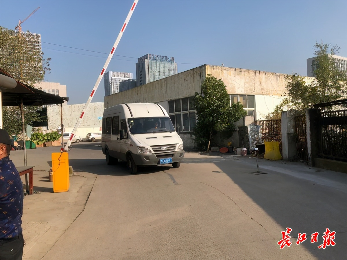 乱收停车费的鑫汉物流园整改了，网友还反映了这些“土霸王”