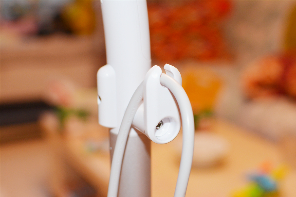 小米有品众筹上线洒哇地咔蒸汽拖把,即拖即干,性价比超高