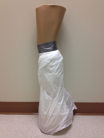 打了石膏要怎么脱衣服,打了石膏感觉石膏太重了