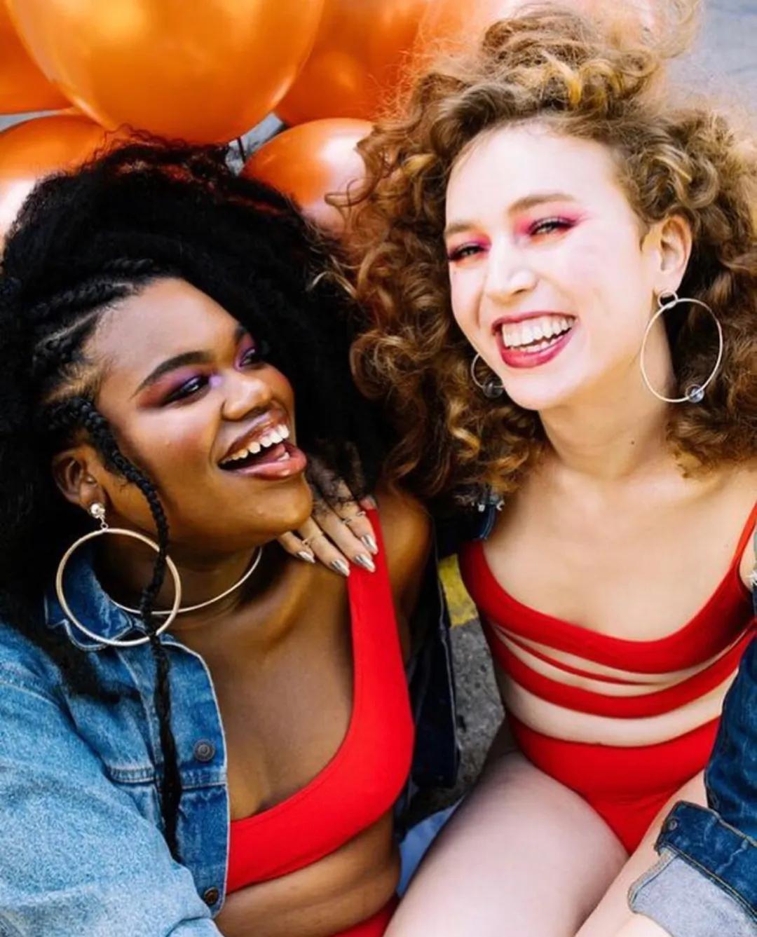 CK新模特遭全网谩骂:“你这么胖,不配穿性感内衣!”