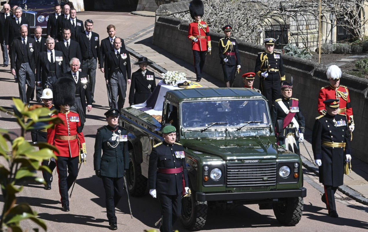 王子血统却命运多舛73载英国女王配偶传奇一生