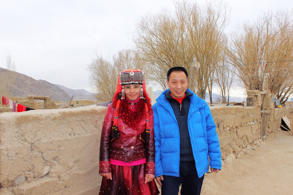 冬天头上冒汗怎么回事,冬天手冒汗什么原因