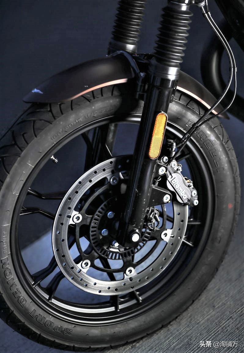 摩托古兹v7iii座高,摩托古兹v7stone落地