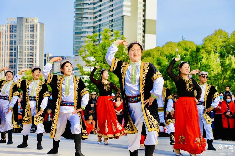 洛阳牡丹广场新疆舞视频,洛阳牡丹广场爵士舞