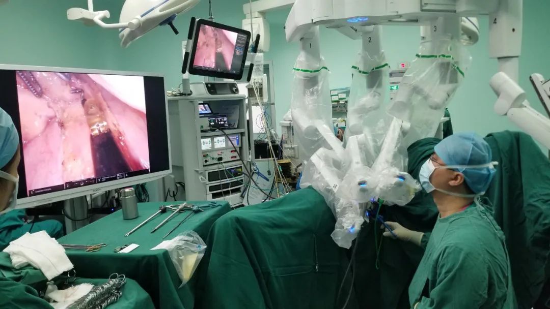 国际首创！武汉大学人民医院（湖北省人民医院）实现达芬奇机器人+人体自然腔道完成“无痕”直肠癌根治