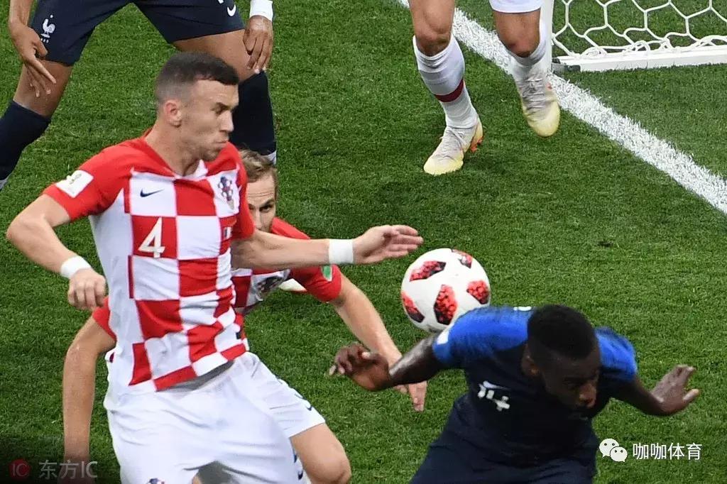 禁区手球判罚点球规则,足球规则做了哪些更改