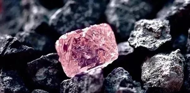 当我们是傻子吗！这些品牌卖的珍珠、钻石、水晶竟全是假货？