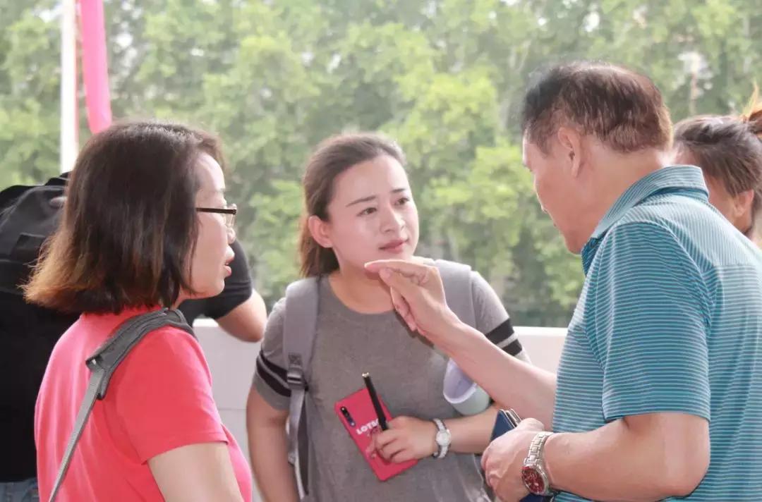 中国媒体团考察,探访全国足球特色学校