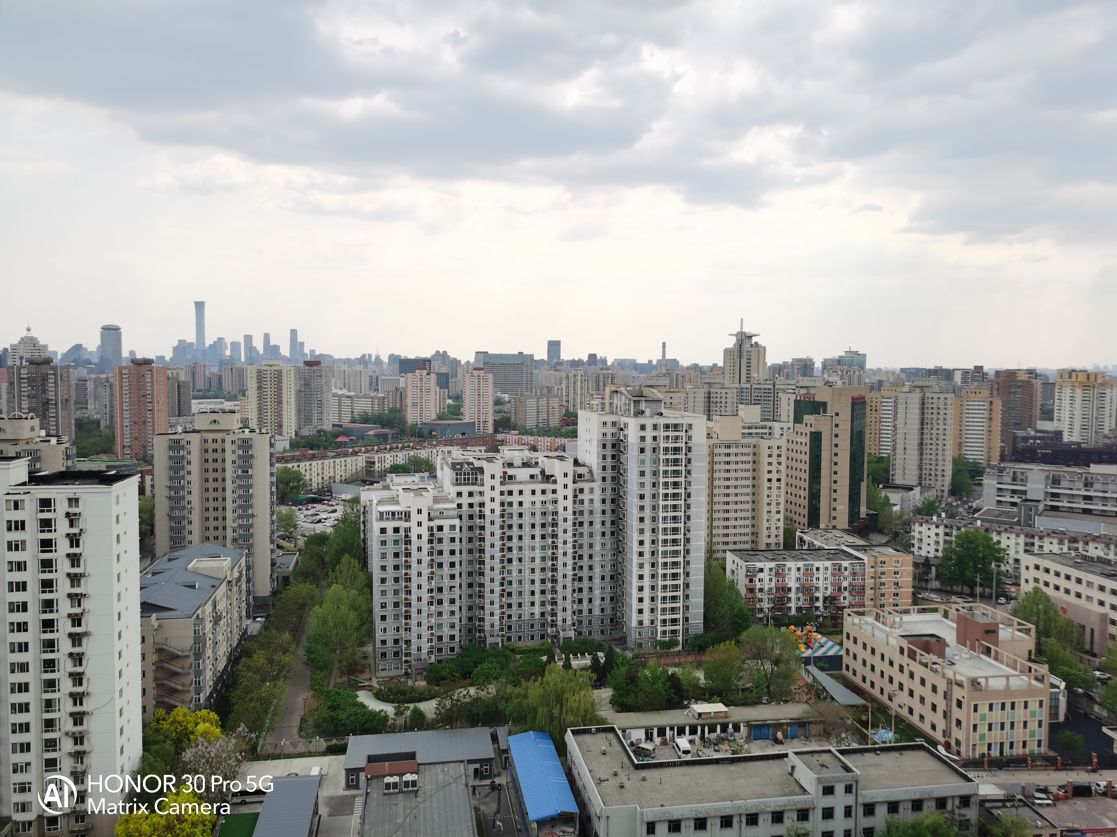 荣耀热门五款机型拍照对比：分别是Play4T/X10/30S/30/30Pro