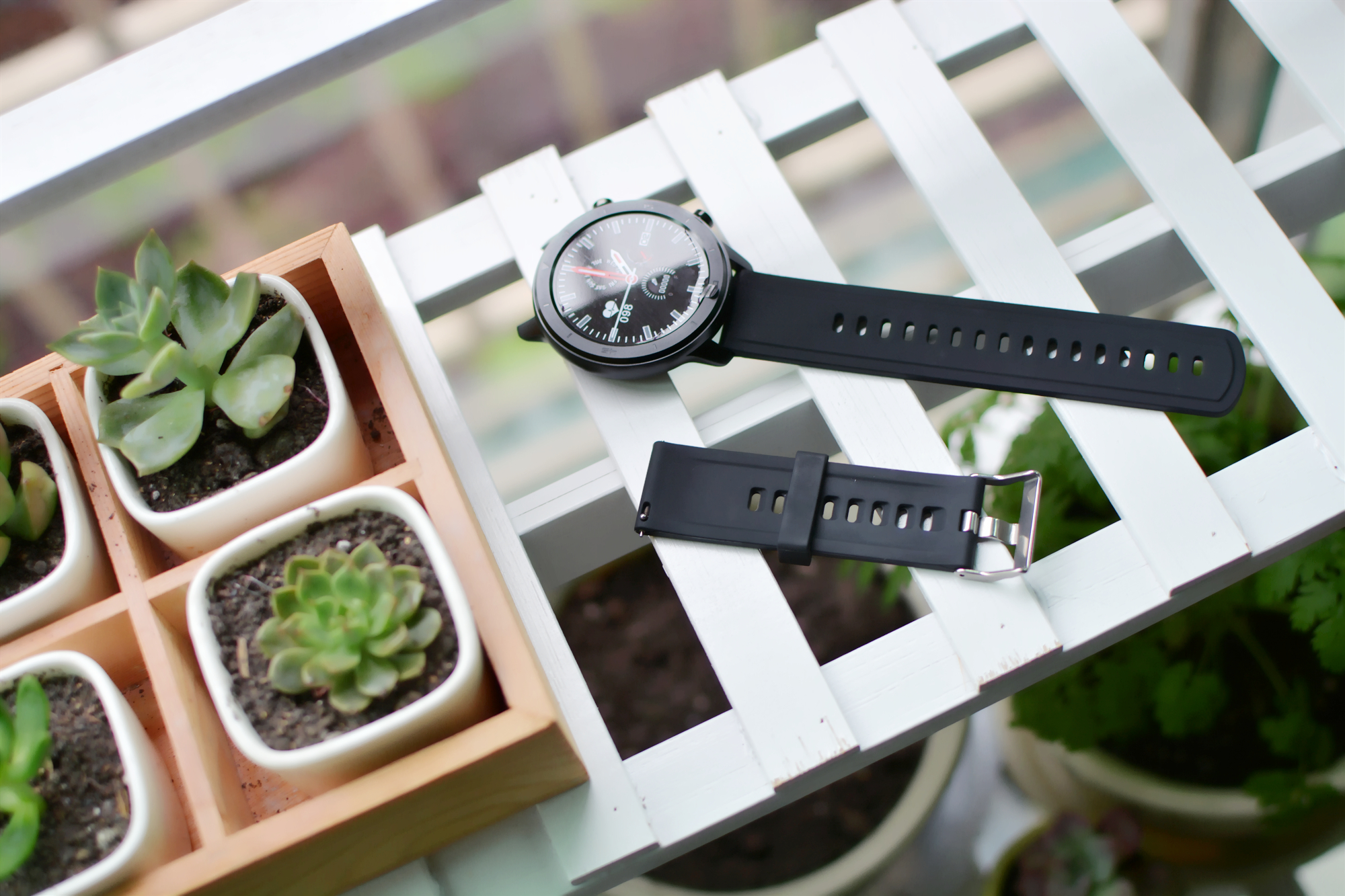 戴上智能手环进行户外运动,带上vivos15去旅行