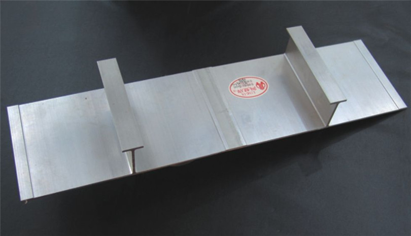 铝在实际生产和生活中的用途,铝在生活中哪里找