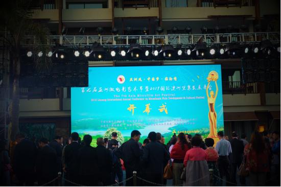 v视角看时尚,v视角换个角度看世界