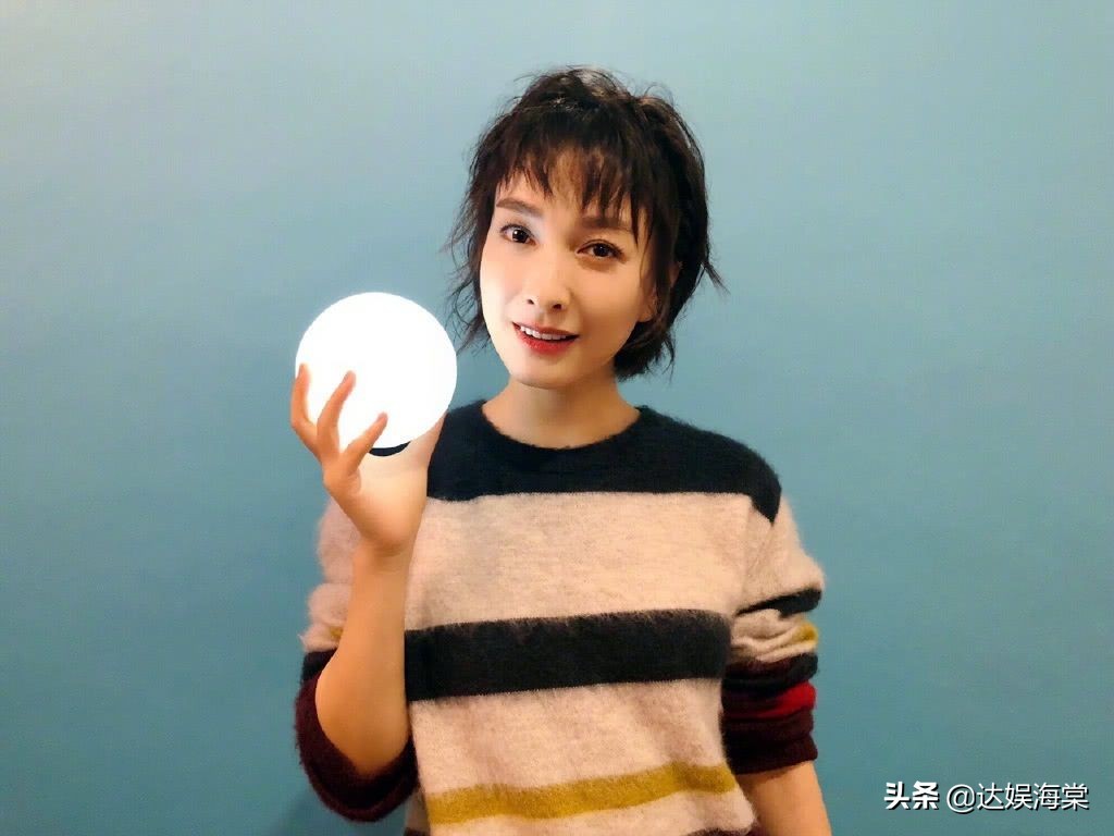 明星普遍缺乏共情?吴昕带货400元一件T恤没人买,抱怨网友买不起