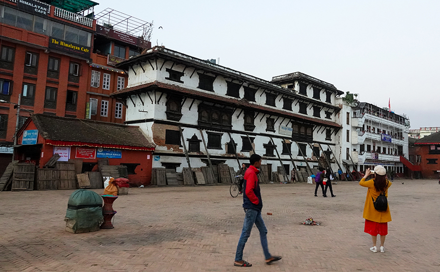 尼泊尔十堰,尼泊尔为什么这么穷