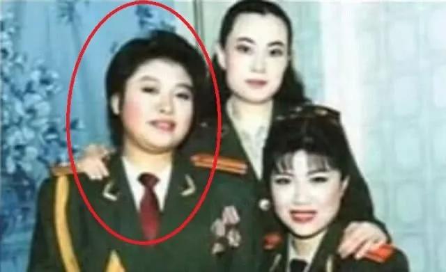 为慈善奉献一生，脾气耿直却三观正，不靠脸吃饭的韩红值得被尊敬