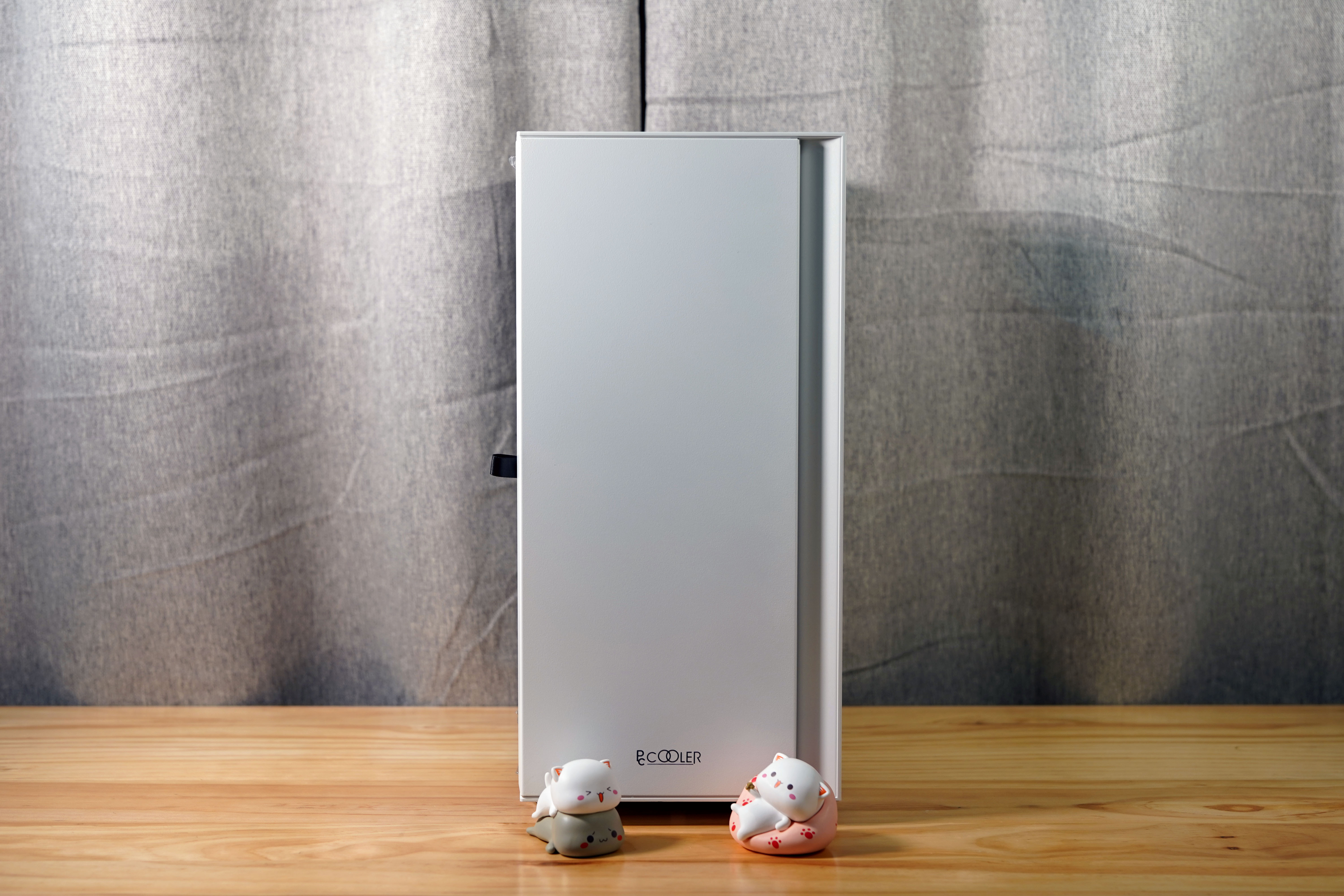 超频三白色光域机箱散热怎么样,超频3光愈2机箱测评