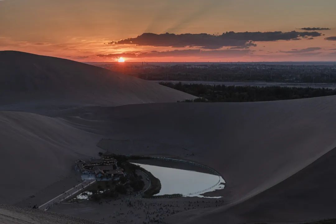 敦煌为什么会是佛教圣地,敦煌为什么能闻名世界