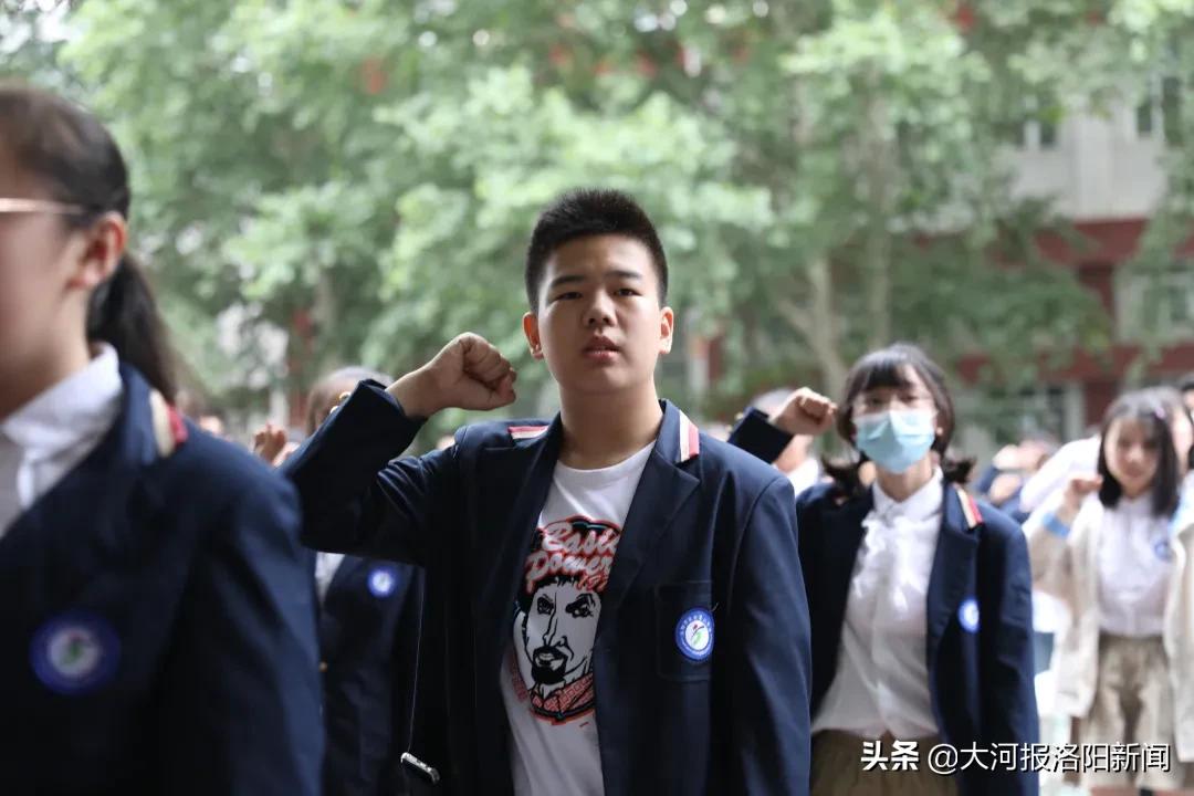 骊歌轻唱道珍重，扬帆追梦正当时——洛阳市东升第二中学举行2020届毕业典礼