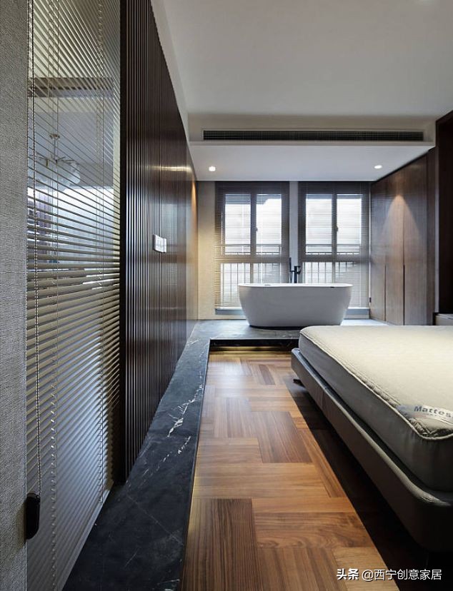 带飘窗的长方形卫生间浴缸,卧室飘窗上面可以装浴缸吗