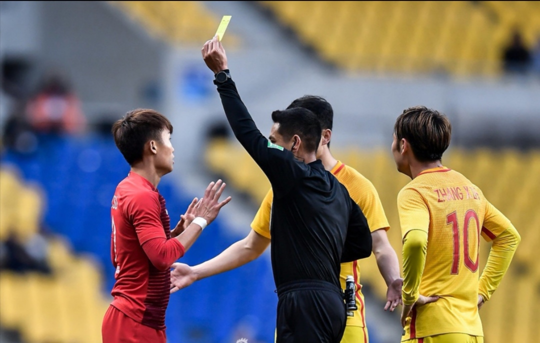 中国国足输球越南球迷反应,国足1比2中国香港38年来首负