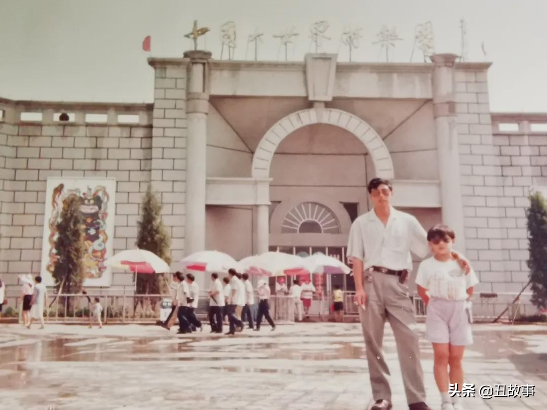 青春期我与父亲水火不容，砸烂他心爱的老吉他，这件事影响我一生