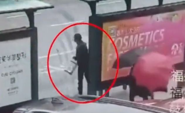 财神爷当街大方派钱？台湾103岁老人发明的床上功夫？