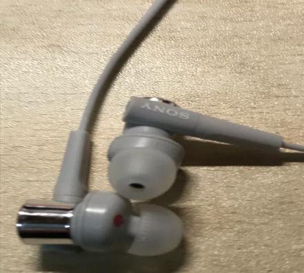 有线耳机好用还是蓝牙耳机好,为什么有线耳机音质吊打蓝牙耳机