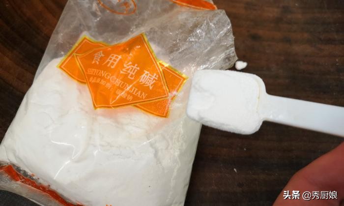 酵母粉食用碱小苏打什么区别,碱小苏打泡打粉酵母粉是怎么来的