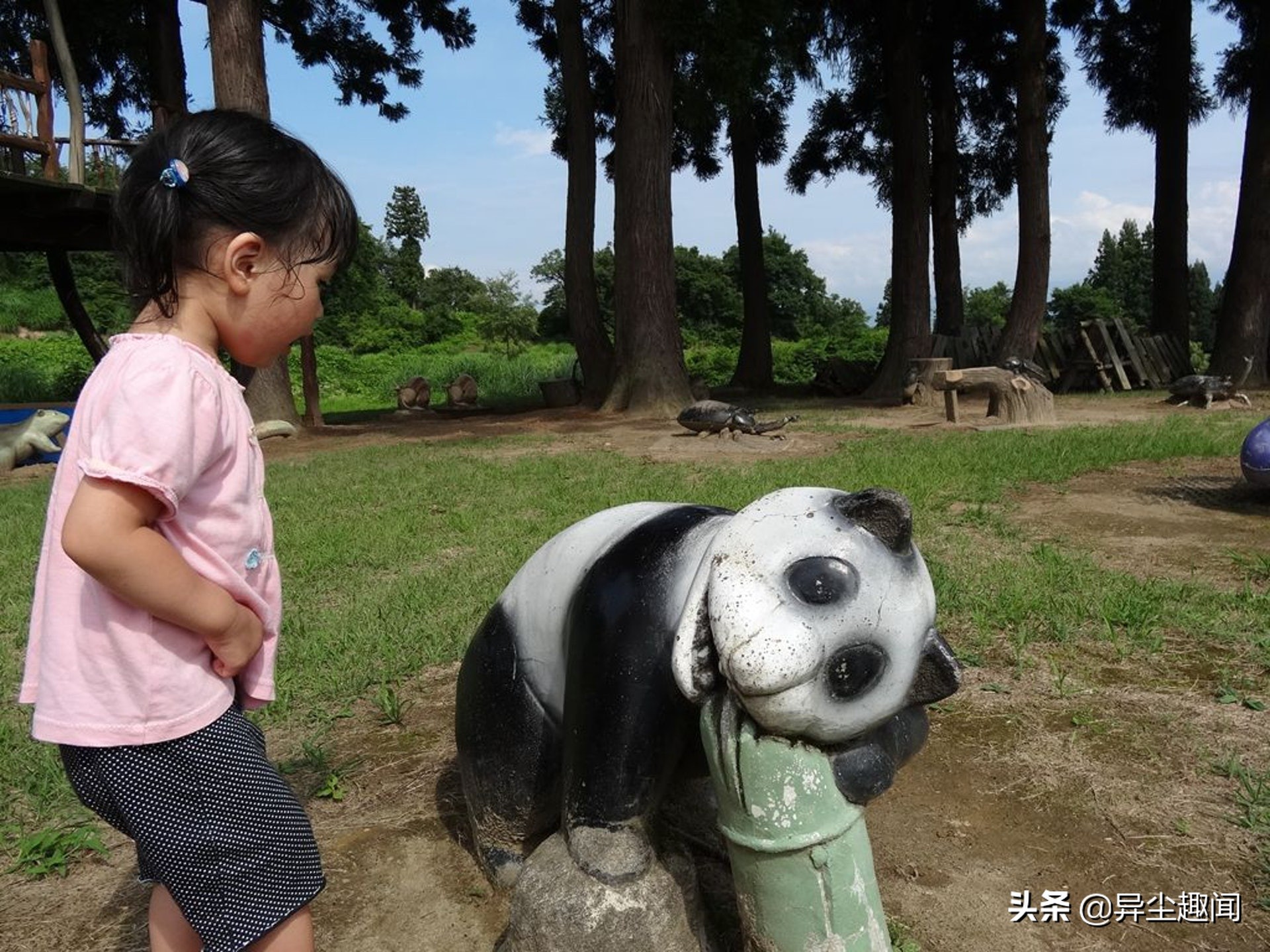日本8个「让小朋友一秒哭出来」的游乐设施，恐龙溜滑梯太可怕