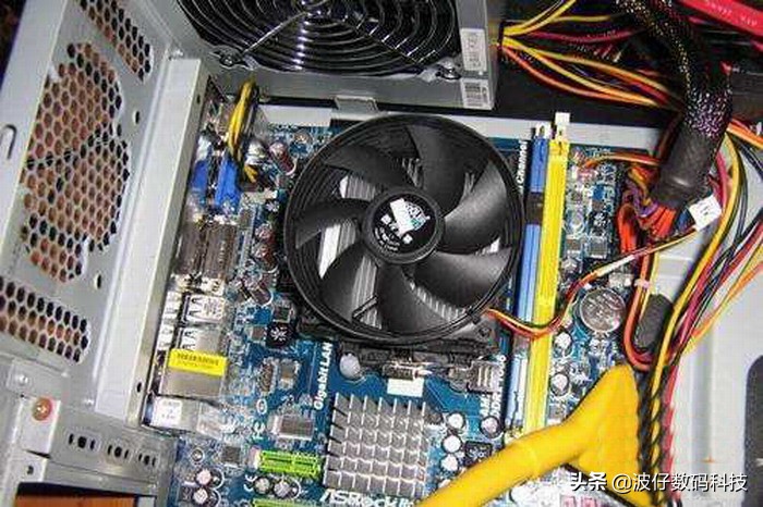 电脑一开机就蓝屏反复重启怎么办,电脑开机约30秒后反复掉电重启