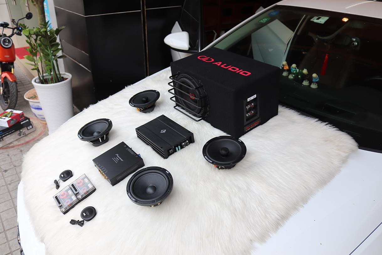 深圳汽车音响专业改装哪里好？看完别克君威音响改装你就知道了