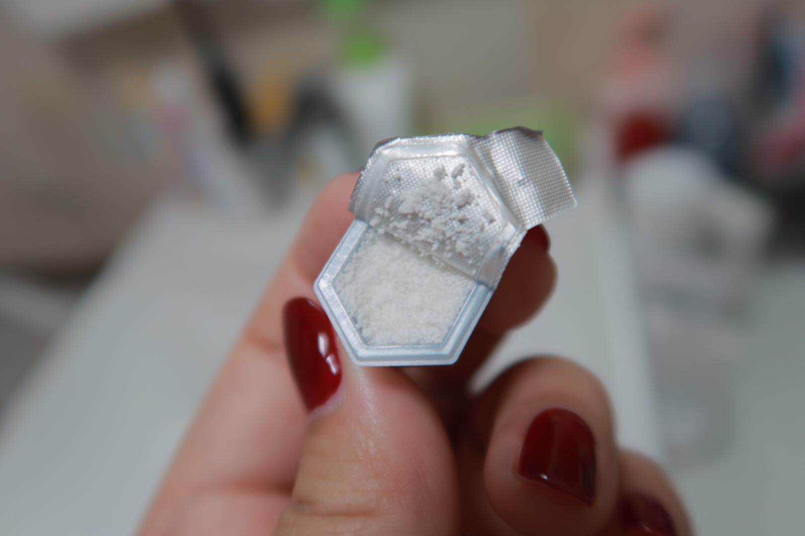 千万别看不起便宜的化妆品,没有必要买的10个化妆品