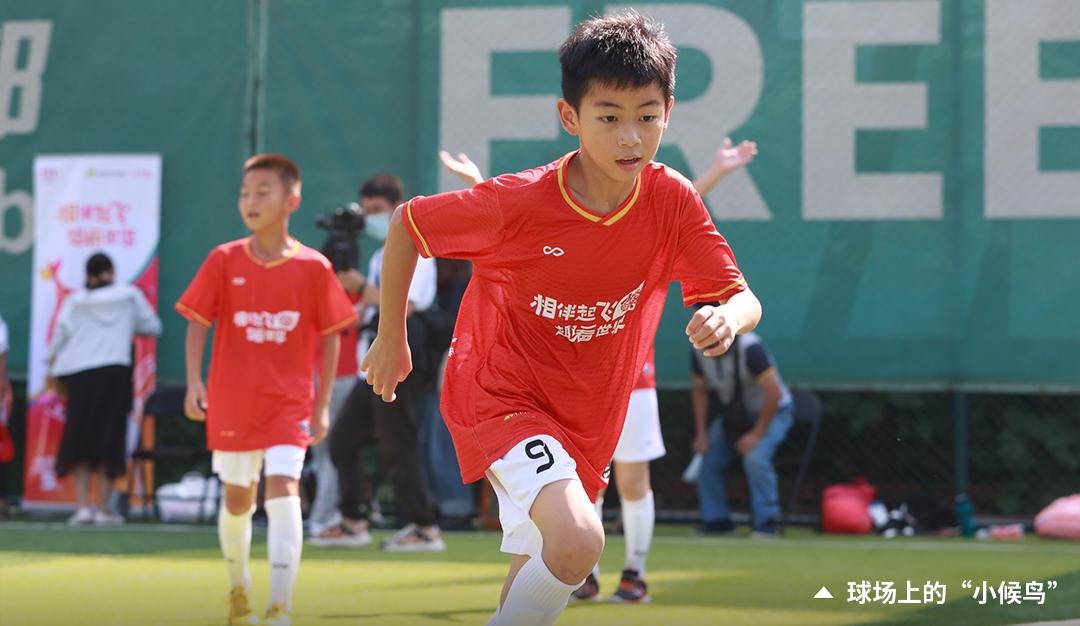 这群来自全国各地的「小候鸟」,温暖了整个上海