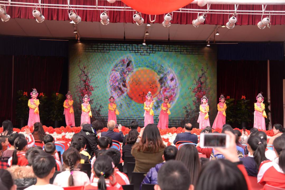 北京中加学校招生电话,北京中加华仁学校