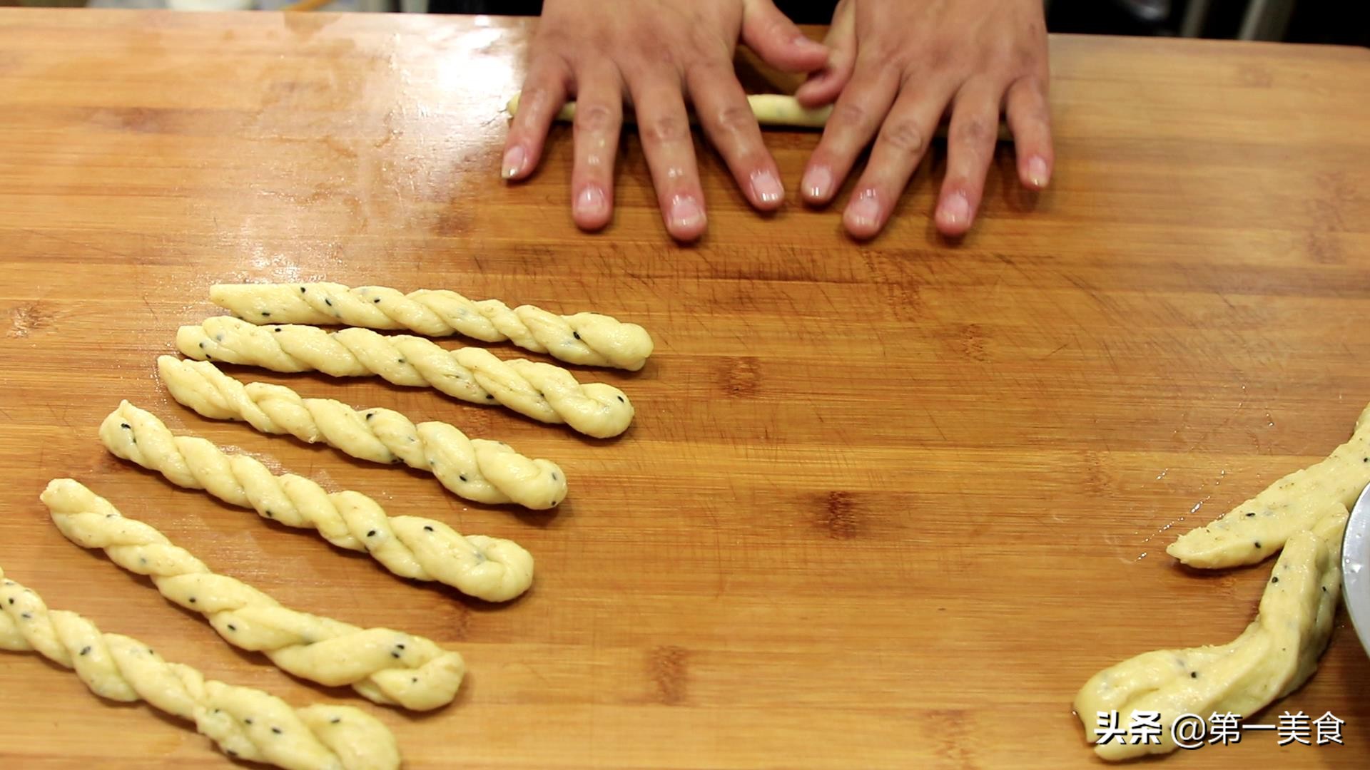 正宗酥脆麻花的做法,麻花不要苏打的做法