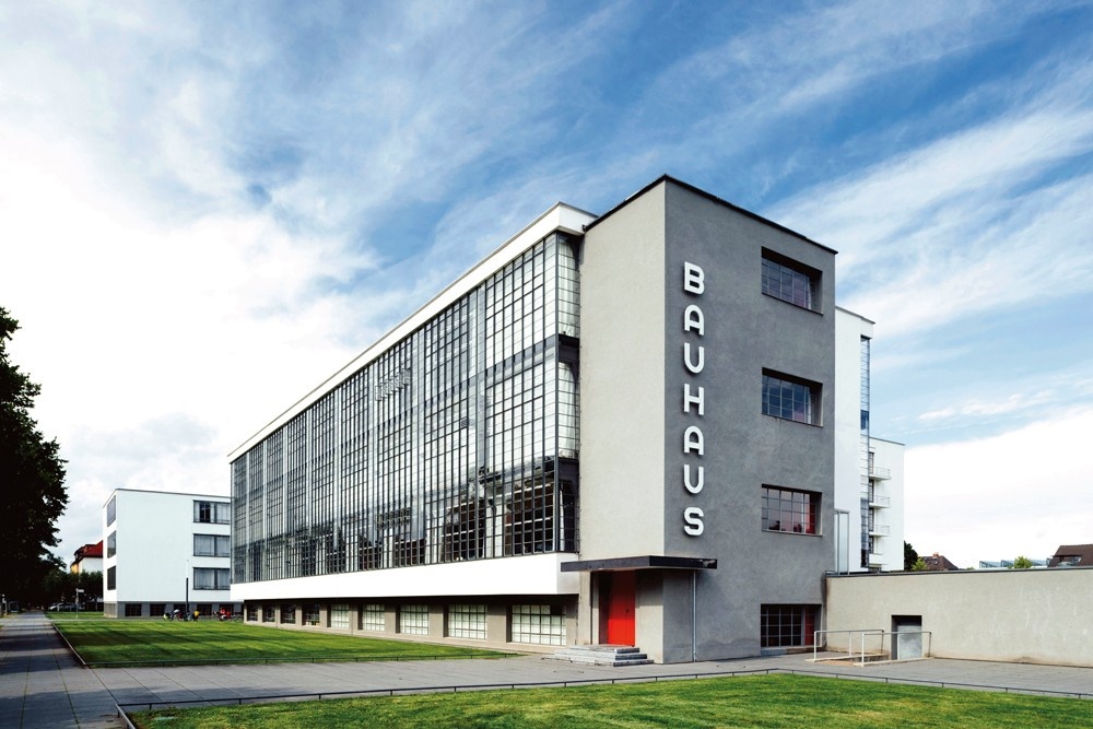 包豪斯历程代表人物及其作品分析,包豪斯的历史视频